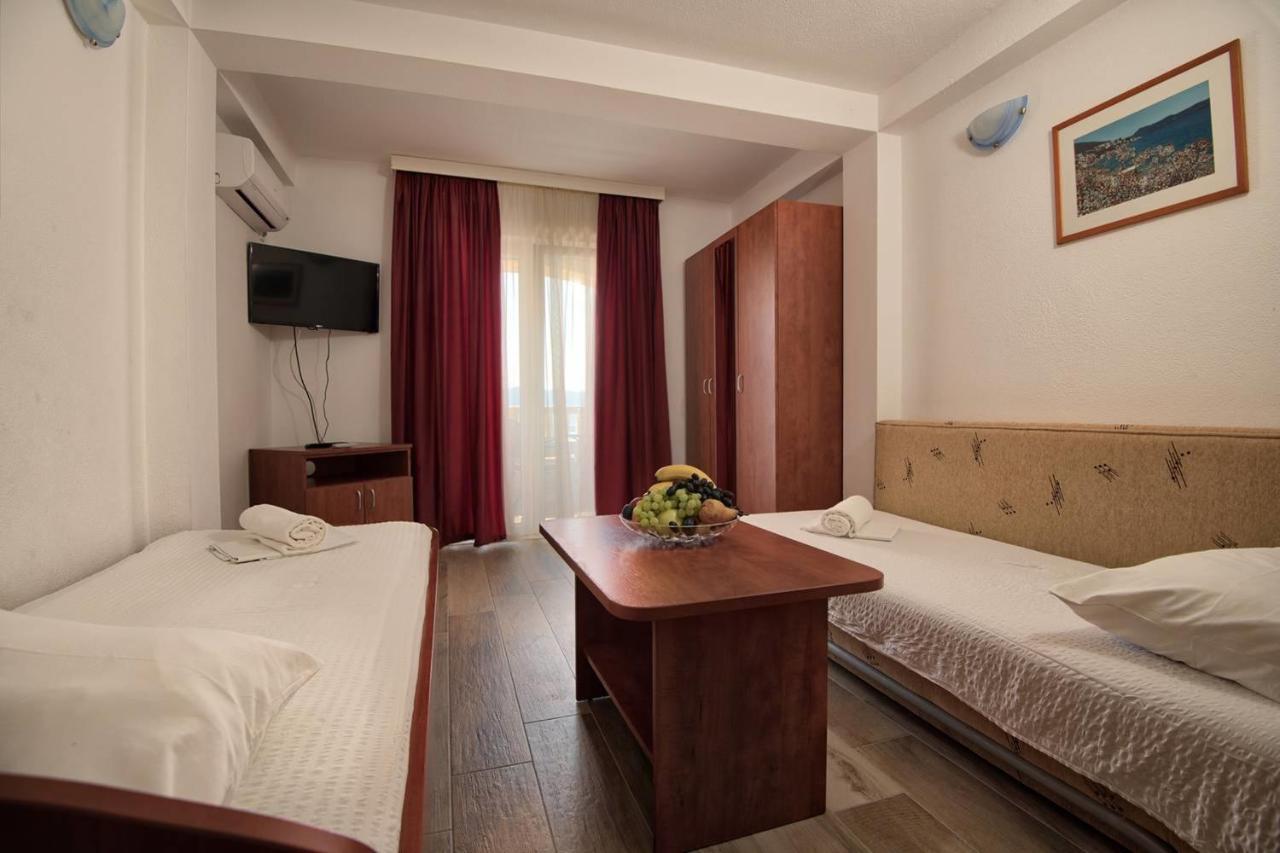 Apartments Bona Neum Bagian luar foto