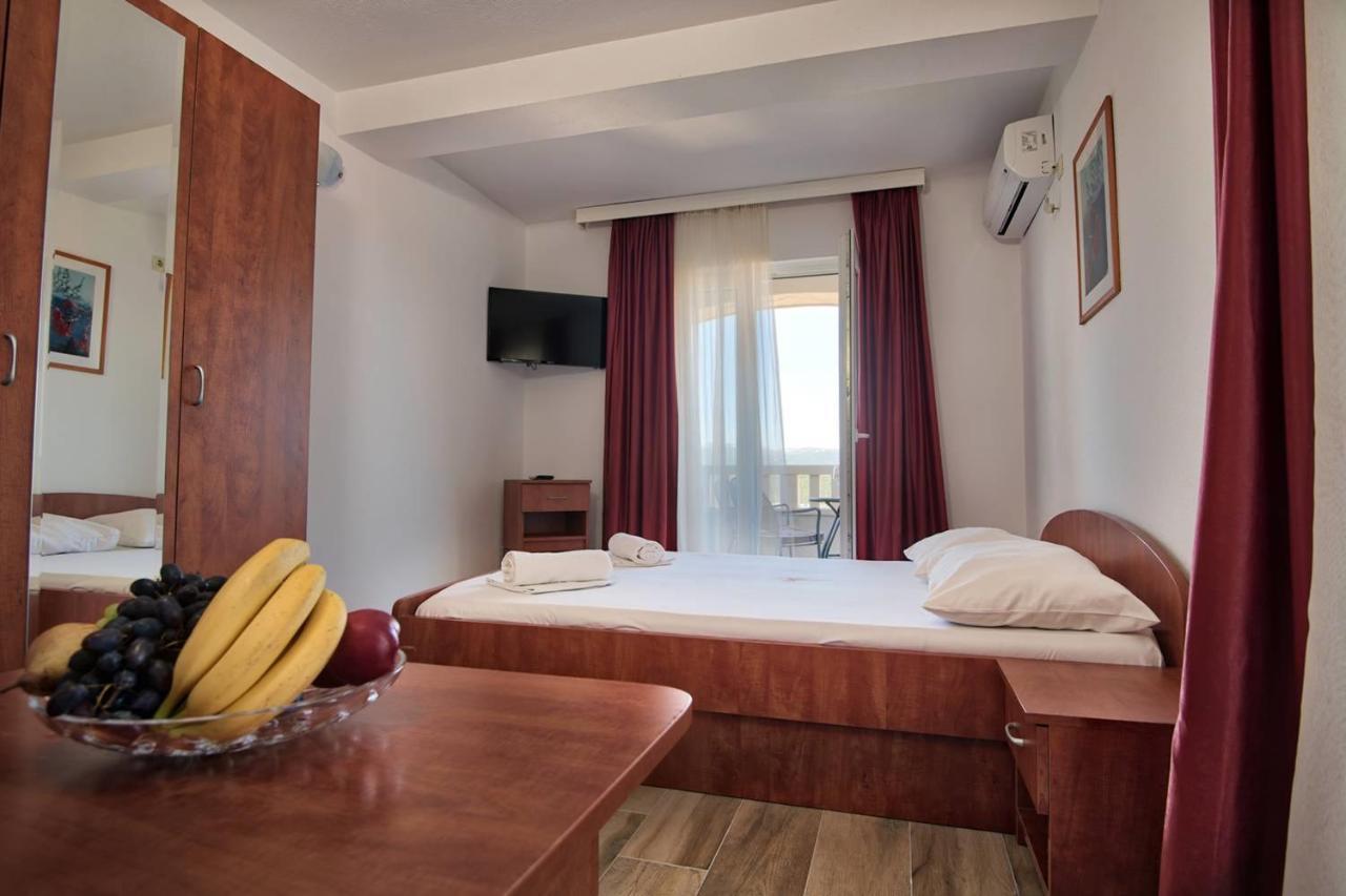 Apartments Bona Neum Bagian luar foto