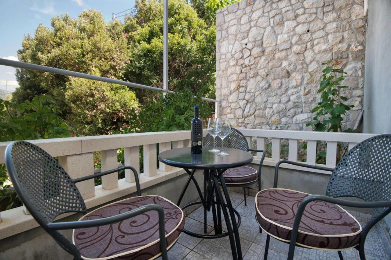 Apartments Bona Neum Bagian luar foto