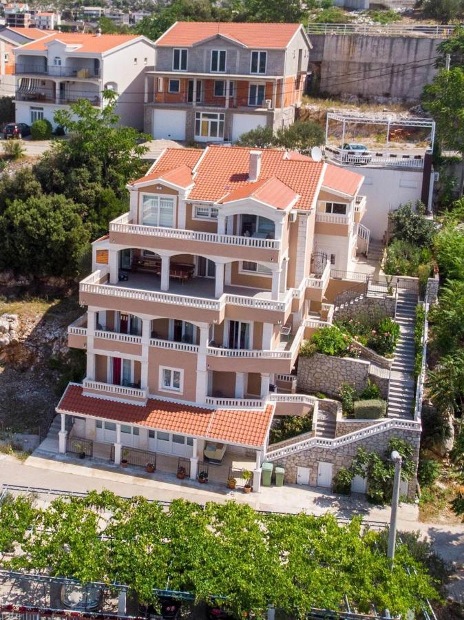 Apartments Bona Neum Bagian luar foto