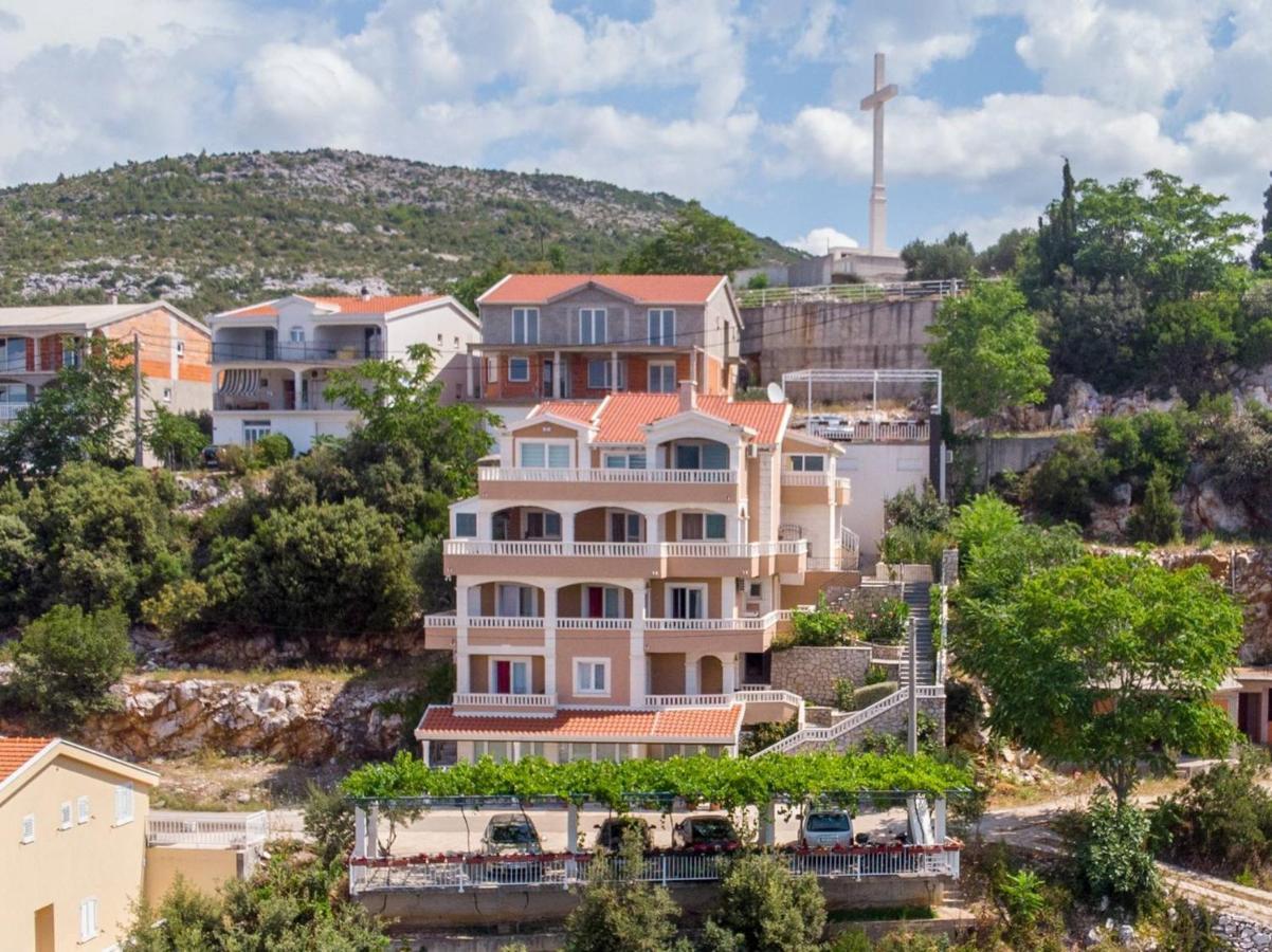 Apartments Bona Neum Bagian luar foto